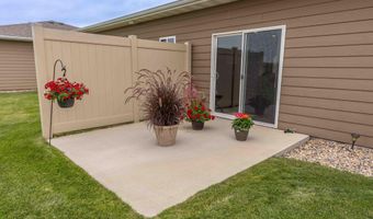1716 Miller Ln, Aberdeen, SD 57401