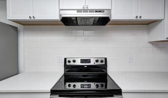 5097 Vantage Point Rd B 2, Avon, IN 46123