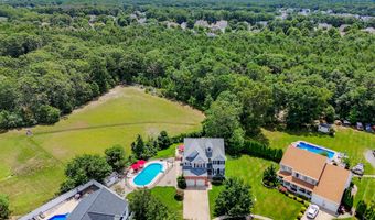 5 Overlook Ct, Bayville, NJ 08721