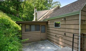 16 Lenape Ave, Andover, NJ 07860
