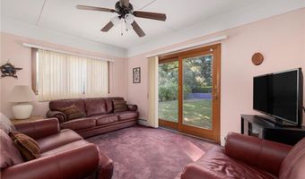 83 FESSENDEN St, Warwick, RI 02886