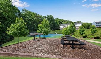 208 Magnolia Leaf Dr, Woodstock, GA 30188