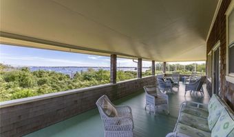 28 Newport St, Jamestown, RI 02835