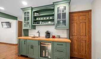 48190 265th St, Brandon, SD 57005