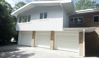 46 Overlook Rd, Alpine, NJ 07620