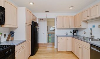 1 Lee Ann Dr, Johnston, RI 02919