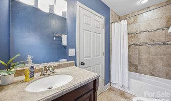 1941 Bentley Pl, Charlotte, NC 28205