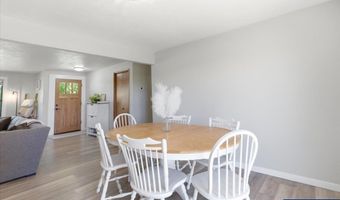 2832 Oak Grove Dr NW, Albany, OR 97321