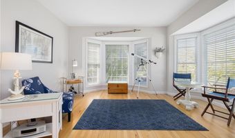 61 Schooner Cove Ln, Narragansett, RI 02882