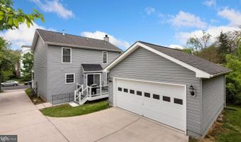 2427 FORT Dr, Alexandria, VA 22303