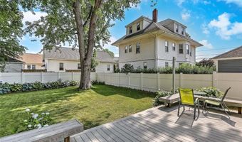 15 Wollaston St, Cranston, RI 02910