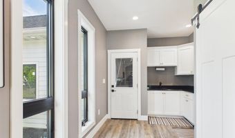 214 E Wapello St, Agency, IA 52530