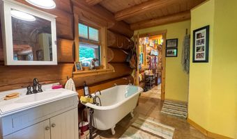 123 Eagle Point Rd, Aurora, ME 04408
