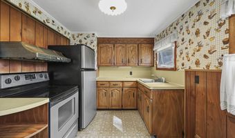 34 Anthony St, Adams, MA 01220