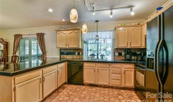 145 Fox Glen Dr, Arden, NC 28704