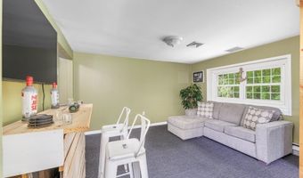 5 Emerald Dr, Alloway, NJ 07422