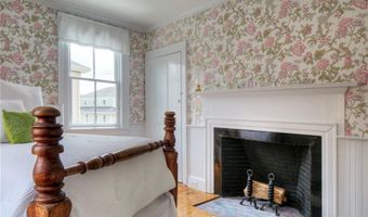 204 Spring St, Newport, RI 02840