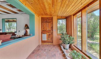 51 Atalaya Rd, Arroyo Hondo, NM 87513