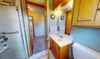 176 Powers Ave N, Alden, MN 56009