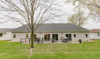 1018 Emerald Hills Dr, Arnolds Park, IA 51331