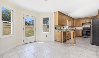 18 JH Dwyer Dr, Middletown, RI 02842