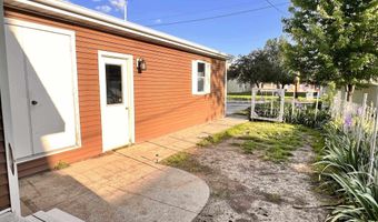 402 Cass St, Adair, IA 50002