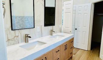17119 Upper Bay Rd, Addison, TX 75001