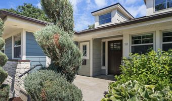 10 Roxbury Rd, Madison, WI 53704