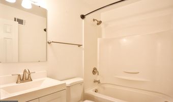 2402 WINDBREAK Dr, Alexandria, VA 22306