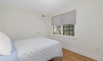 42 Camden Rd, Narragansett, RI 02882