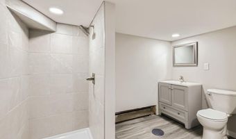 555 Tyler St, Anoka, MN 55303