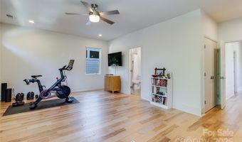 3110 Creighton Dr, Charlotte, NC 28205