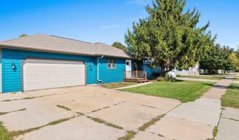 1742 E SYLVAN Ave, Appleton, WI 54915