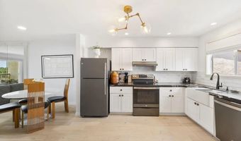 902 Caminito Madrigal F, Carlsbad, CA 92011