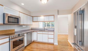 2 New Cross South S, Asheville, NC 28805