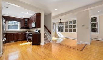 107 Old Beach Rd 2, Newport, RI 02840