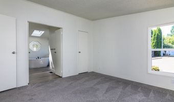 14849 S APPLETON Dr 161, Oregon City, OR 97045