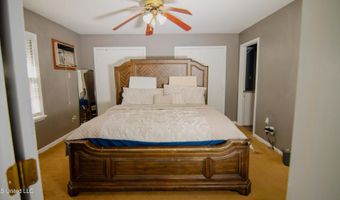 105 Park St, Batesville, MS 38606