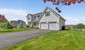 40 Hillview Dr, Bangor, ME 04401