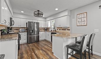 435 Berry Ridge Dr, Amherst, OH 44001
