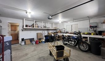 1055 Shadow Ln, Fernley, NV 89408