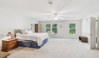 305 BUCKINGHAM Dr, Algonquin, IL 60102