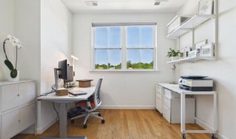 2101 N MONROE St #403, Arlington, VA 22207