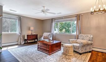 583 Pocasset Ct, Warwick, RI 02886