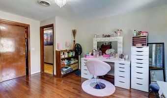 21 Beacon St, Johnston, RI 02919