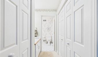 102 Pine Glen Dr, East Greenwich, RI 02818