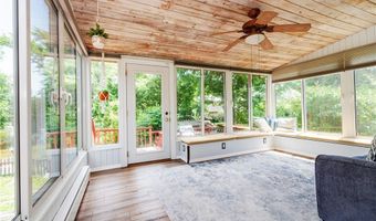 41 Mount View Ave, North Kingstown, RI 02852