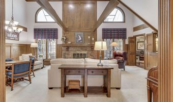 1521 Secretariat Ln, Indianapolis, IN 46217