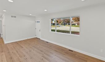 2301 Wedgewood Dr, Alton, IL 62002