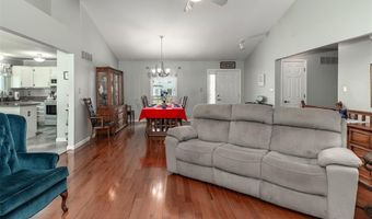 765 Spring Hill Farm Dr, Ballwin, MO 63021